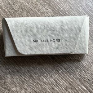 Brand new Michael Kors EYEGLASS CASE WITH CLEANING CLOTH